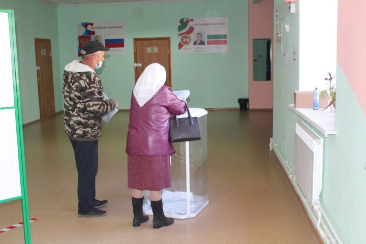 На избирательных участках Лаишевского района отмечается высокая явка избирателей