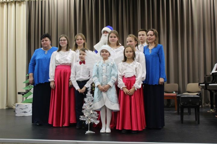 В Детской школе искусств г. Лаишево прошел праздничный рождественский концерт
