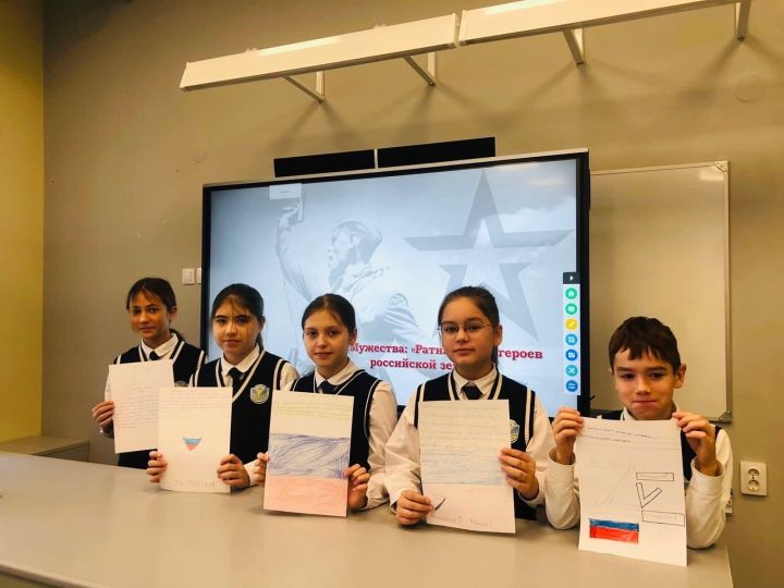 Школьники Лаишевского района пишут письма на фронт