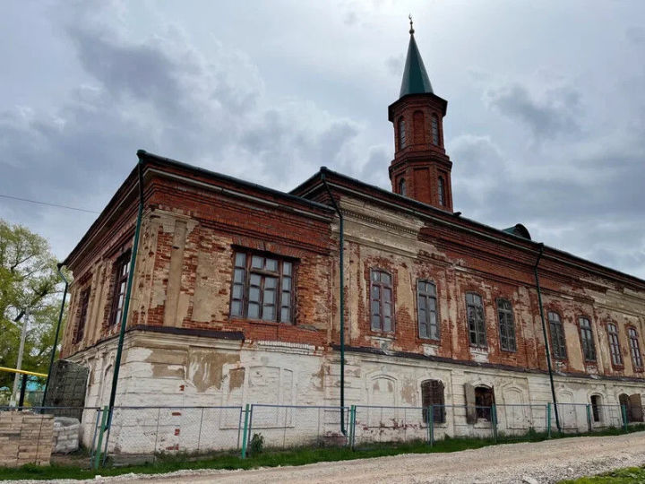 В Кукморском районе Татарстана идут реставрационные работы первой соборной мечети постройки XVIII века