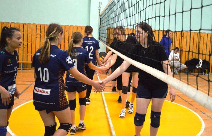 Лаишевские волейболистки завоевали кубок районного турнира