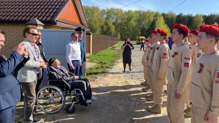 Глава Лаишевского района поздравил ветеранов с Днем Победы