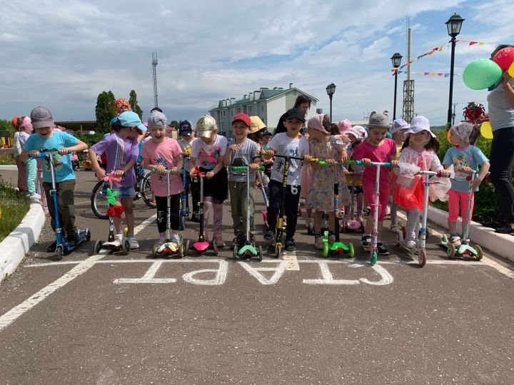 Праздник, посвященный дню рождения велосипеда, прошел в Сокуровском детском саду "Ромашка"