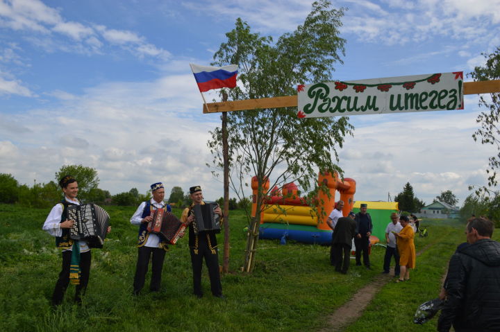 Деревня Татарские Кабаны сегодня пела и плясала