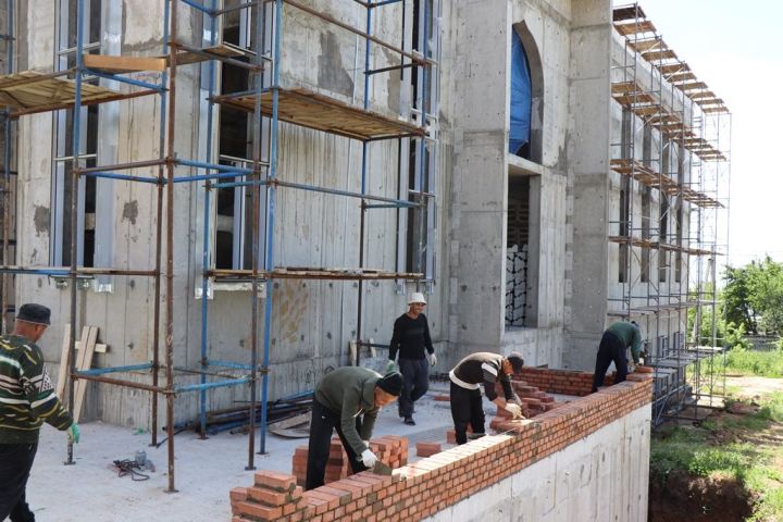 Белая мечеть строится в городе Лаишево