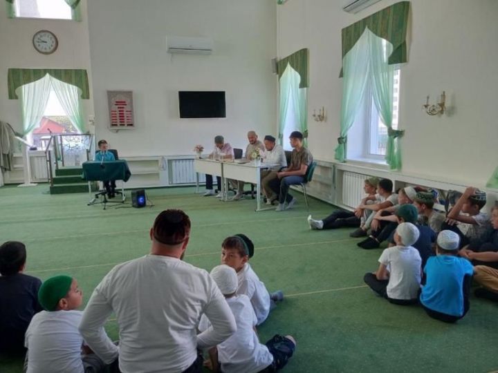 Первый районный конкурс по чтению Корана собрал в мечети «Ихлас» около 100 детей