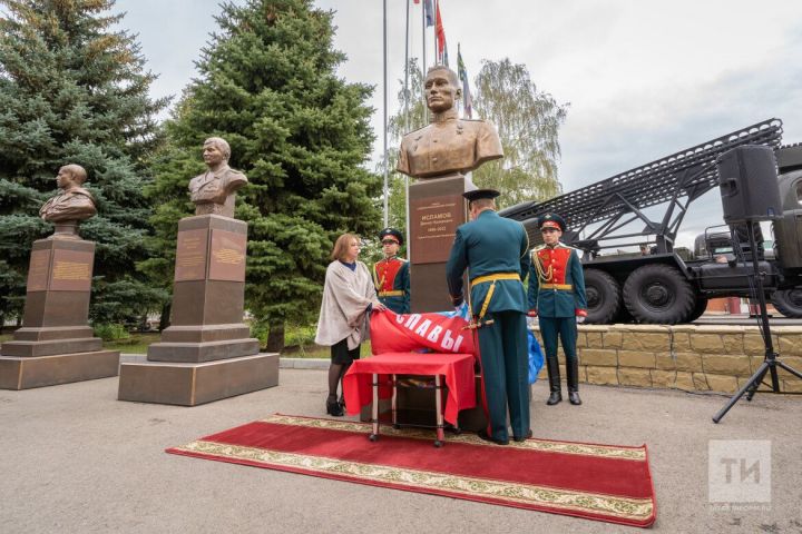 Сегодня, в День танкиста, говорили о выпускниках Казанского танкового училища, ставшими Героями России во время СВО