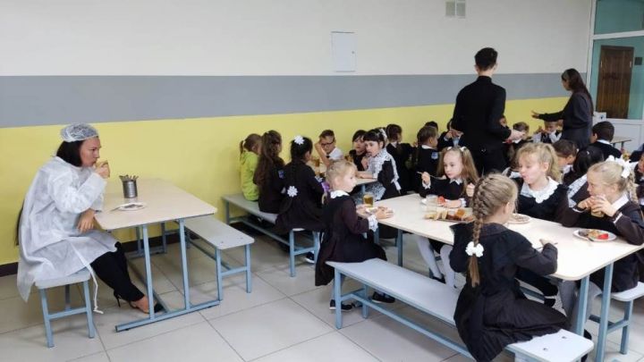 В Лаишевском районе питание школьников держат на контроле