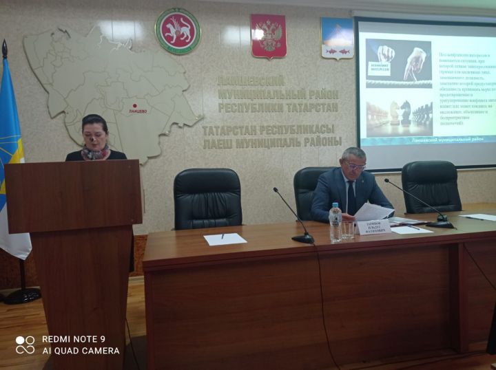 В Лаишевском районе  прошло очередное заседание комиссии по координации работы по противодействию коррупции
