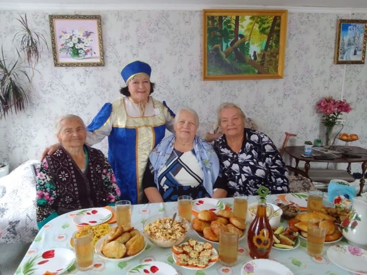 В Лаишеве ТОС «Сабантуй» пригласил на посиделки детей войны