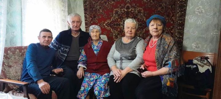 Хевронина Валентина Матвеевна отметила 90 лет