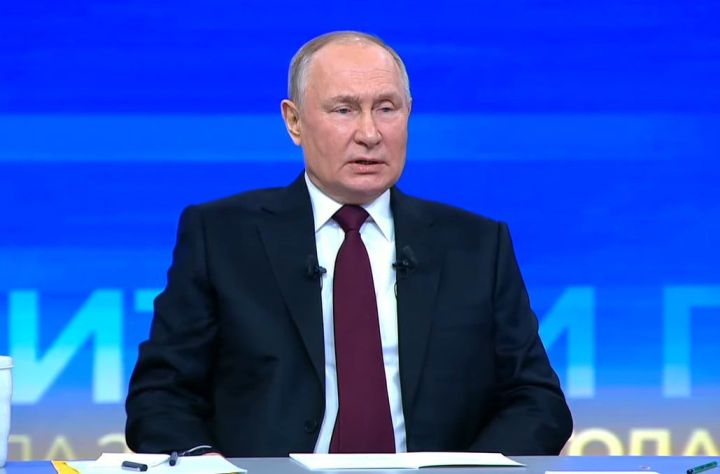 Путин: Несмотря на расходы на оборонку, Россия выполняет социальные обязательства