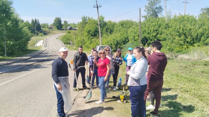 Субботники в Лаишевском районе продолжаются