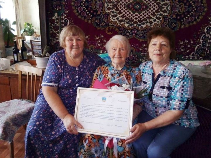 С 90-летием поздравили Екатерину Моисеевну Савину
