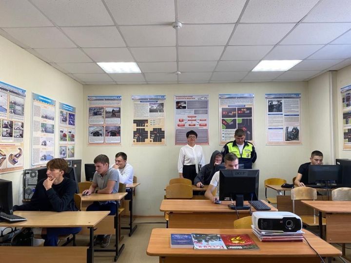 Студенты ЛТЭТ показали водительское мастерство в конкурсе «Автосессия»