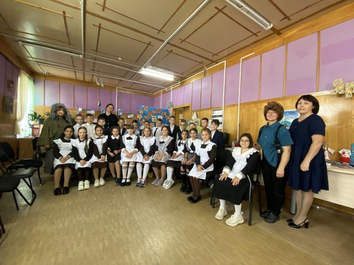 Лаеш укучылары өчен театральләштерелгән бәйрәм яңа уку елына багышланды