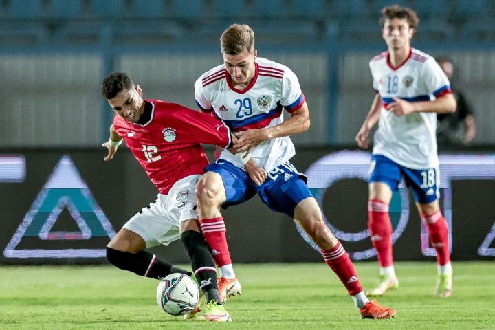 Футбол. Сборная России в тяжелом матче сыграла вничью с Египтом