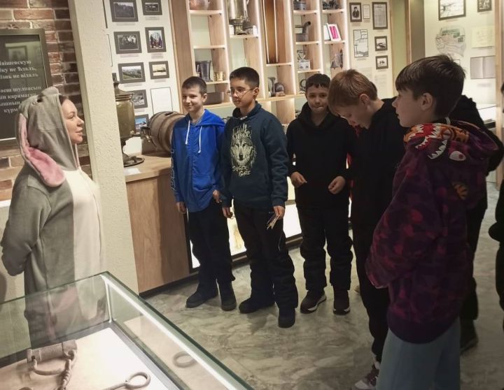 Казанские гимназисты прошли новогодний квест в музее Лаишевского края