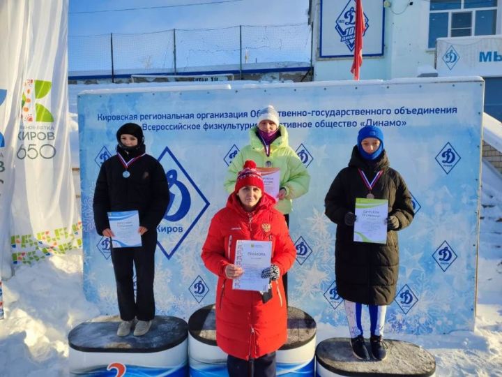 Лиана Савельева лидировала на втором этапе первенства ПФО по конькобежному спорту