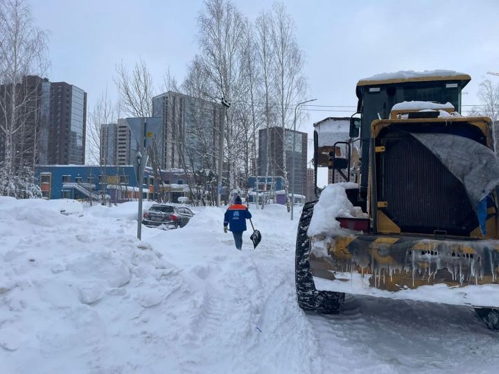 В Лаишевском районе чистят дороги к социально значимым объектам