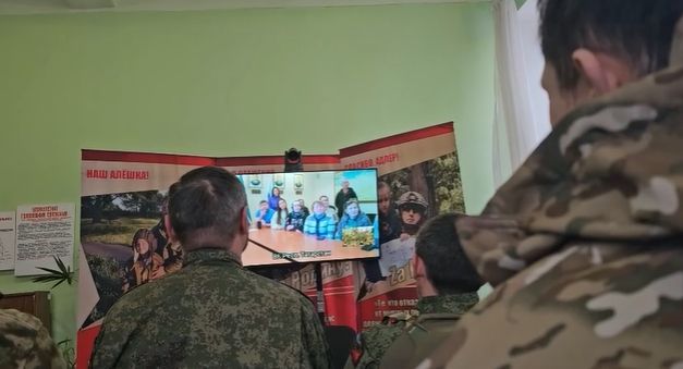 Праздничный телемост помог встретиться солдатам СВО с их родными, живущими в Татарстане