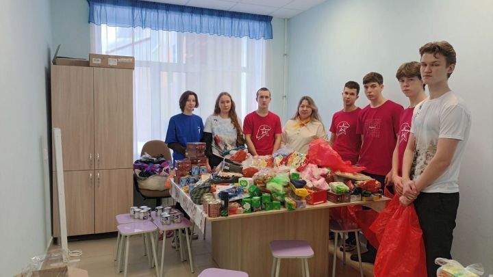 Лаеш районы волонтерлары МХО катнашучыларына яңа ел бүләкләре әзерлиләр