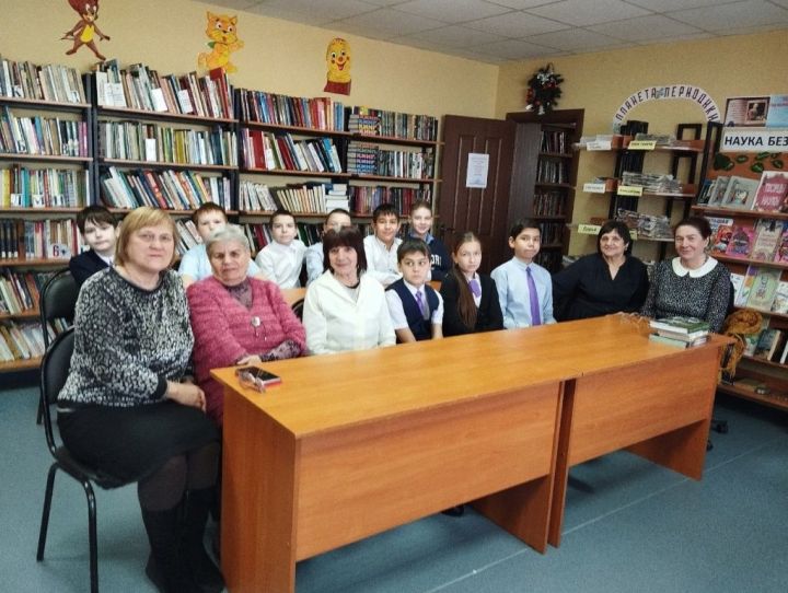 Встречи с удивительными людьми провели в Сокуровской библиотеке
