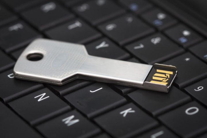 Юрлица и ИП  могут дистанционно оформить электронную подпись без обращения в удостоверяющий центр
