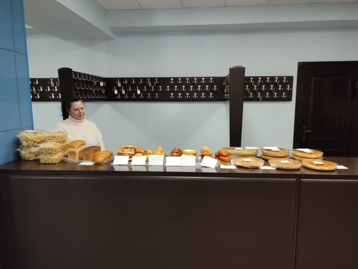 Продажу ароматной выпечки и свежего хлеба организовали на избирательном участке.