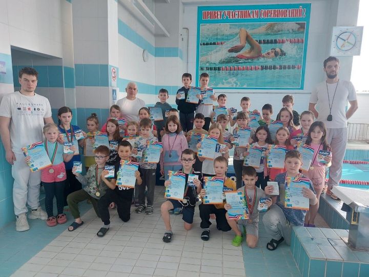 В Лаишеве прошли соревнования по плаванию «Весенняя капель»