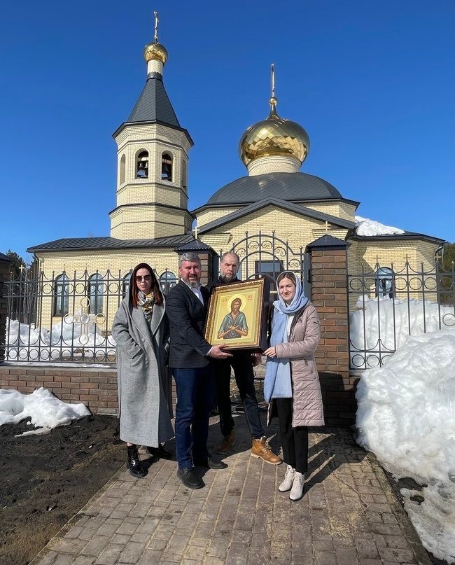 Прихожане Лаишевского района передали икону в дар новому храму