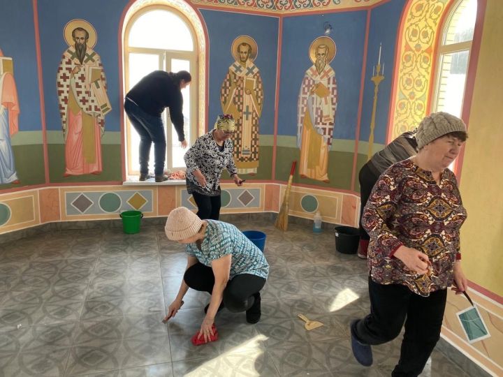 Жители Лаишевского района готовятся к службе в новом храме