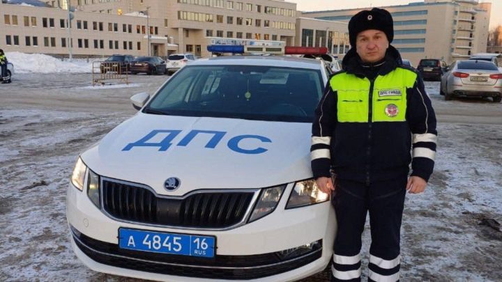 Экипаж ДПС помог бабушке найти потерявшуюся внучку