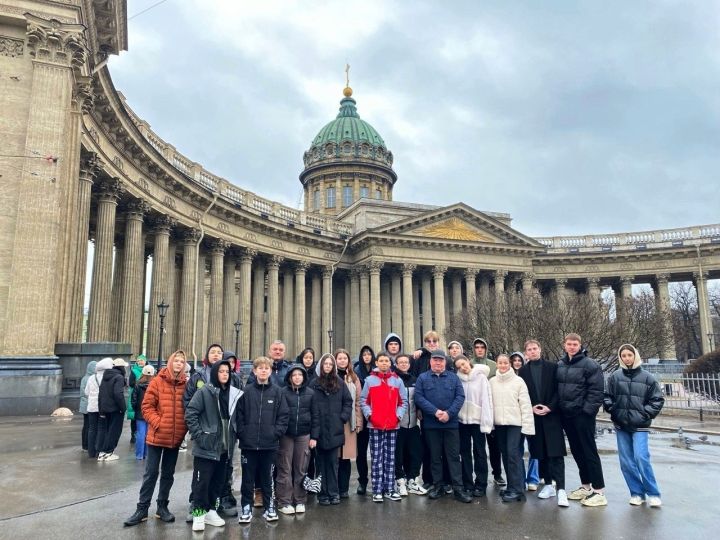 На каникулах сокуровские школьники посетили Санкт-Петербург
