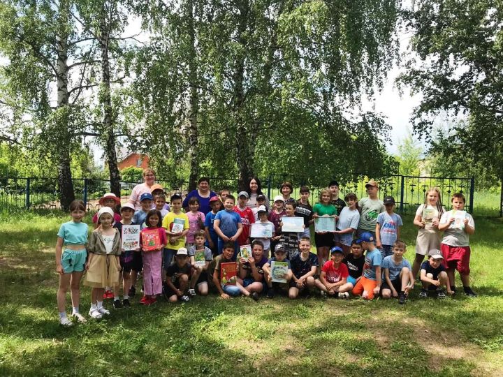 Отдыхающие в пришкольном лагере «Рябинка» собирали «Экологическую мозаику»