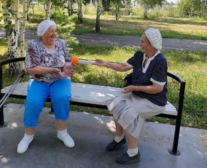 Социаль хезмәткәрләр өлкән яшьтәге лаешлыларга актив яшәү рәвешен саклап калырга булышалар