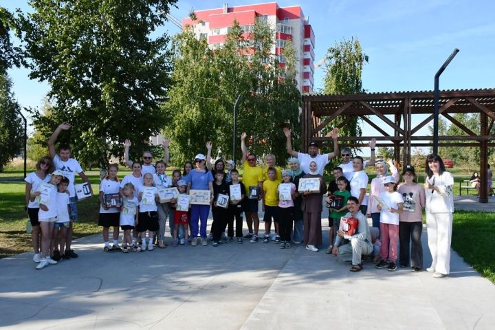 В семейной эстафете определилась тройка лидеров