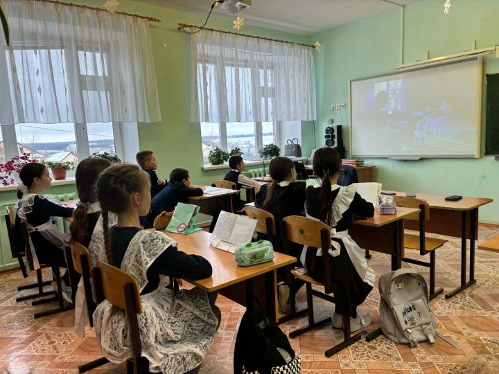 В Лаишево прошёл киноурок «Школьные ботаны»