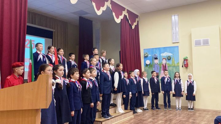 В Сокуровской школе открыли Год защитника Отечества и 80-летия Победы в Великой Отечественной войне