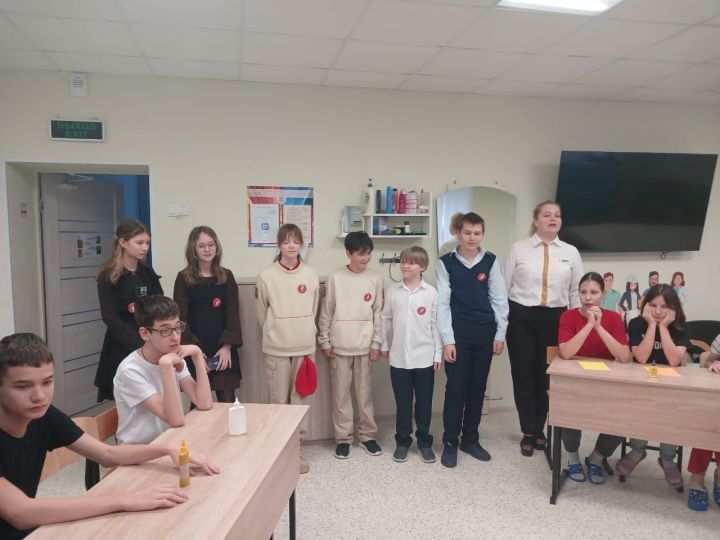 Лаеш активистлары Әниләр көненә бүләкләр ясау буенча мастер-класс үткәрделәр