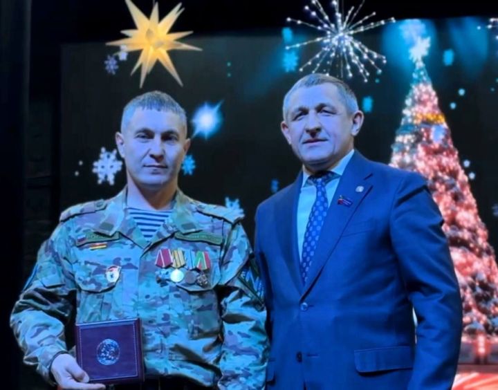 Участник СВО Дмитрий Иванов удостоен высокой награды