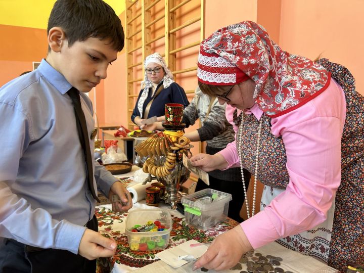В школе № 2 города Лаишево прошла благотворительная ярмарка