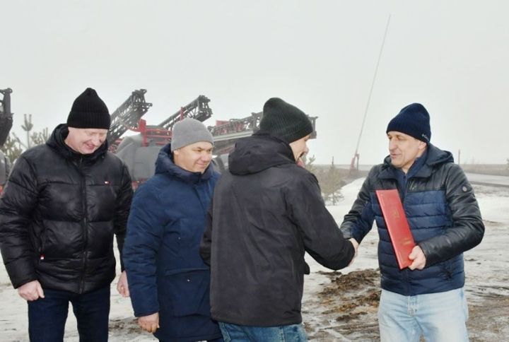 Ильдус Зарипов посетил сельхозпредприятия района