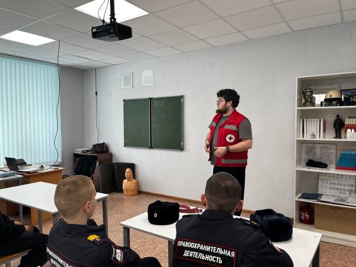 Для лаишевских студентов организовали мастер-класс по оказанию первой помощи