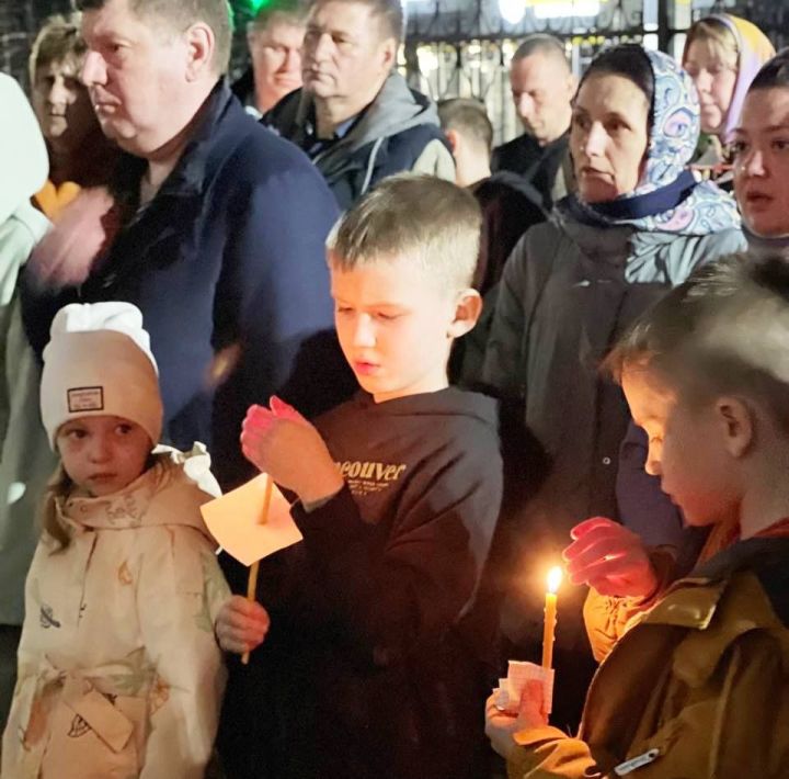 Пасхальная радость в церкви Казанских святых в Столбище