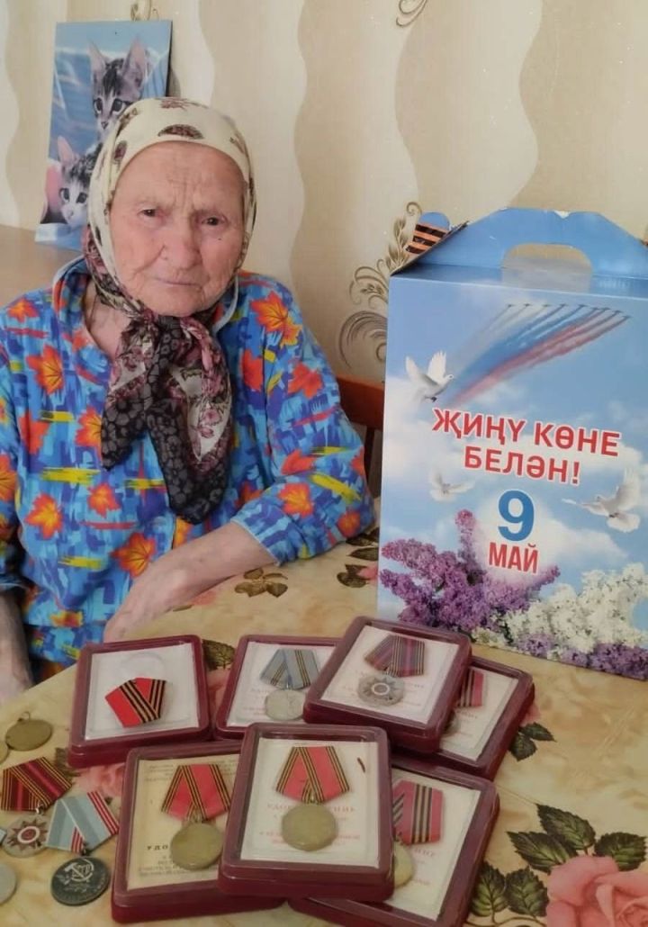 Тыл хезмәтчәне — ныклык һәм хезмәт сөючәнлек үрнәге