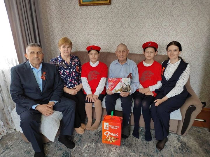 В Лаишевском районе с Днем Победы поздравили 94-летнего труженика тыла