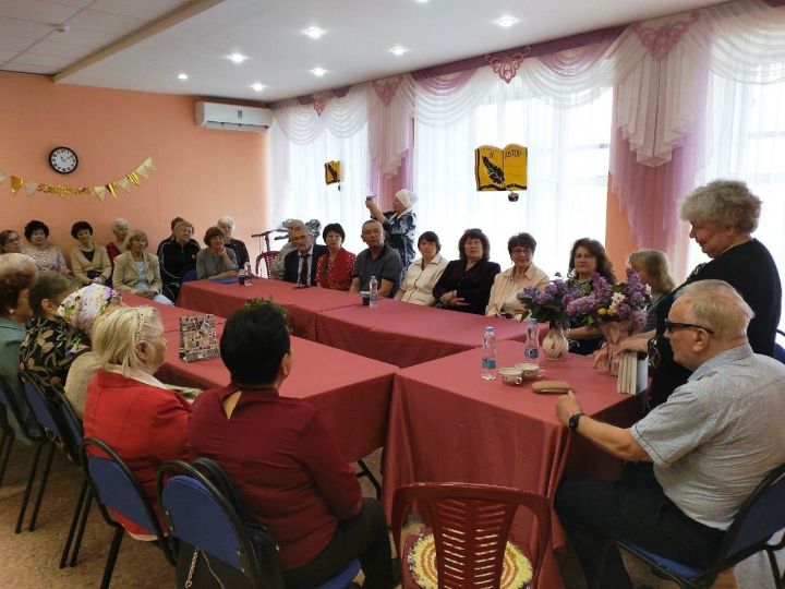 Встреча с поэтом Леонидом Смелковым в РДК: впечатления и отзывы