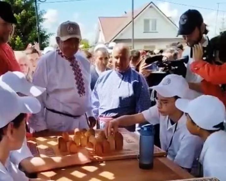 Ученики Среднедевятовской школы блеснули на «Каравоне»