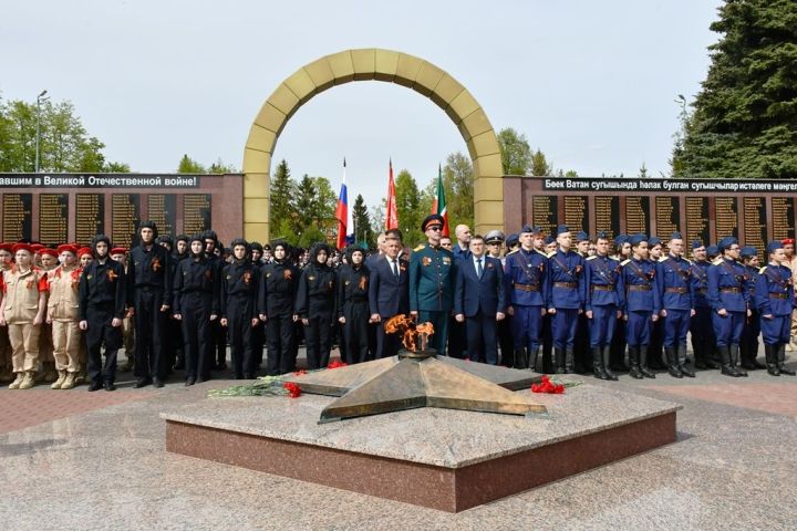 Огонь памяти зажжен в лаишевском парке Победы